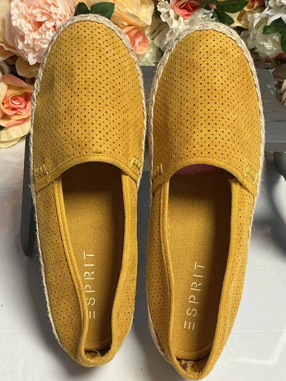 Esprit Mustard Yellow Perforated Espadrille Slip On Flats Women’s 7.5 Casual Sho